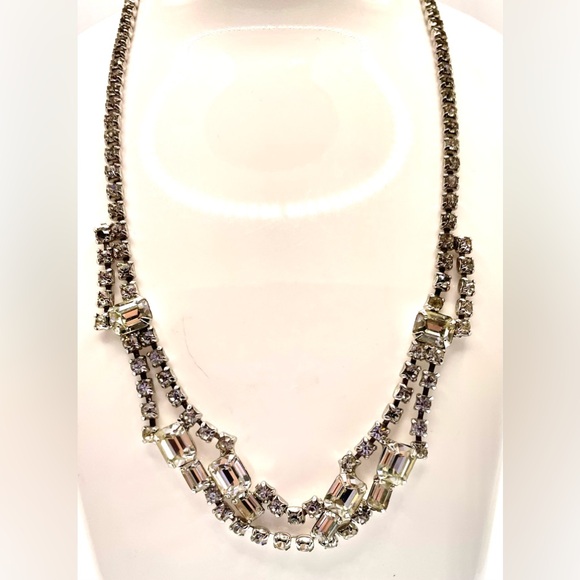 Vintage Silver Tone Prong Set Faceted Crystal Rhinestone Choker Necklace - Picture 8 of 8